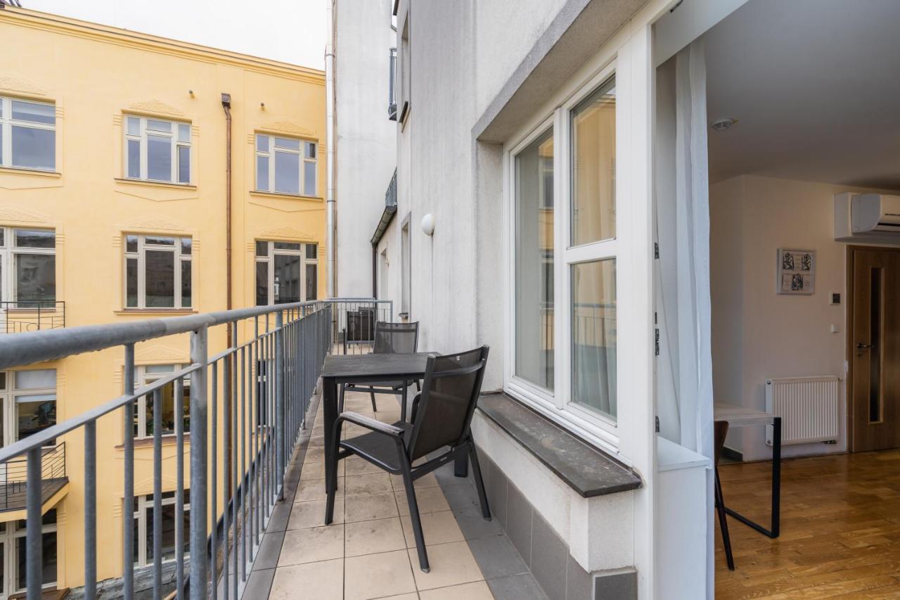 Ea Melantrich Hotel